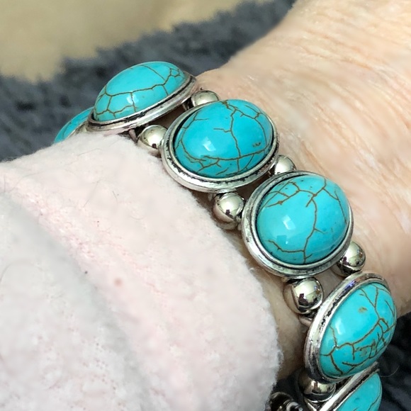 Statement Necklace Set - Picture 3 of 4